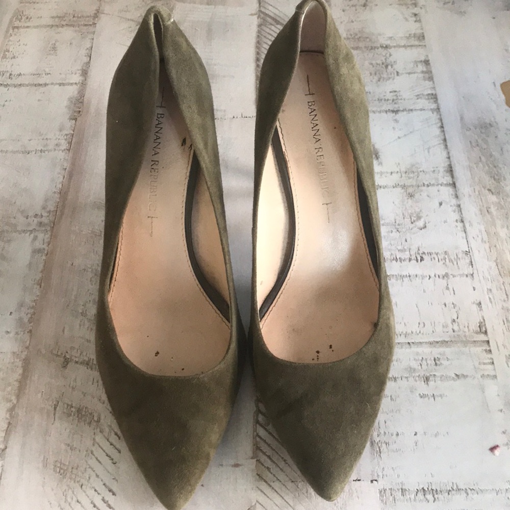 Banana Republic Suede Heel